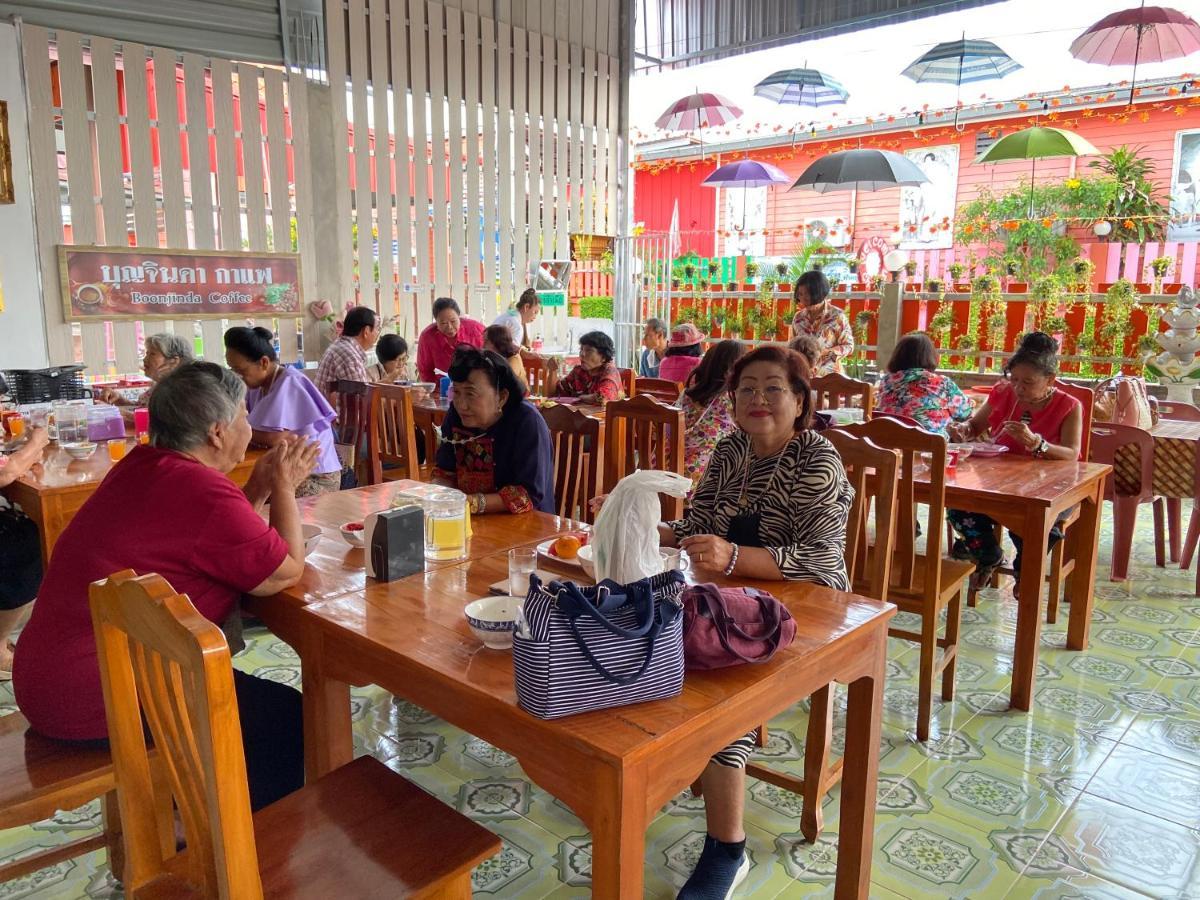 บุญจินดา รีสอร์ท Ban Bang Phayom Esterno foto