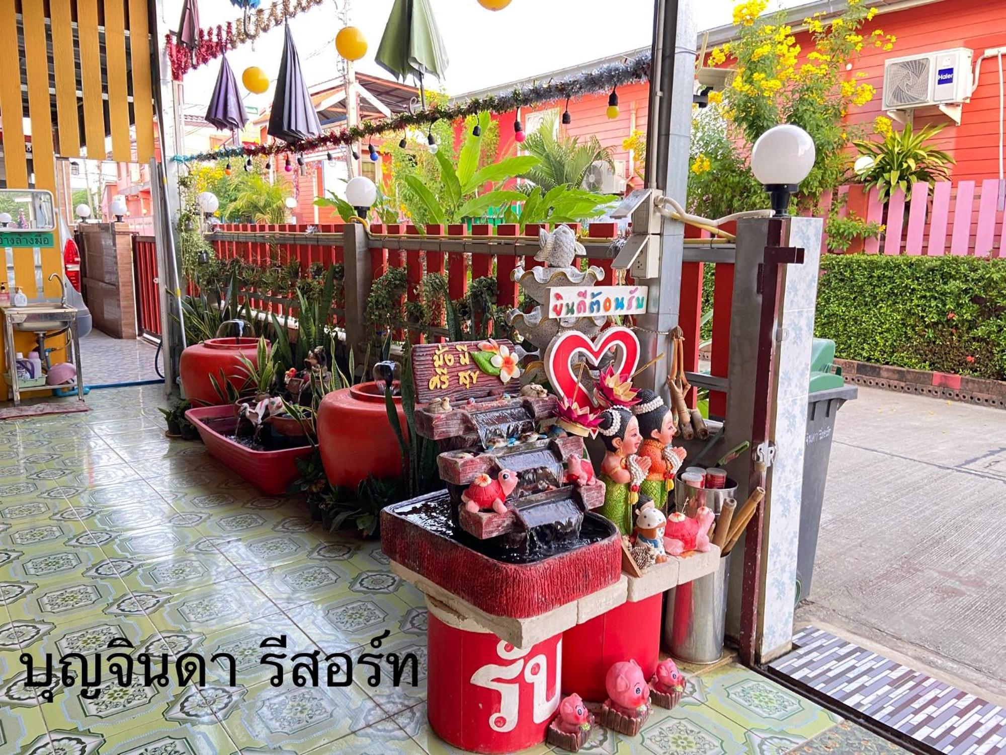 บุญจินดา รีสอร์ท Ban Bang Phayom Esterno foto