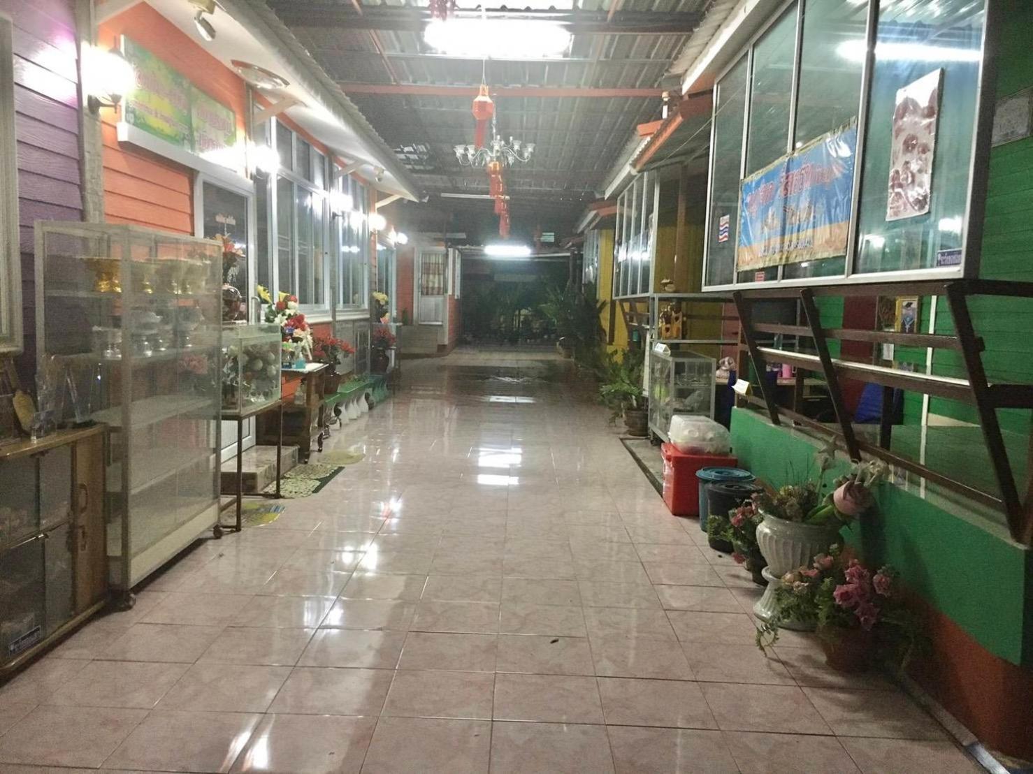 บุญจินดา รีสอร์ท Ban Bang Phayom Esterno foto