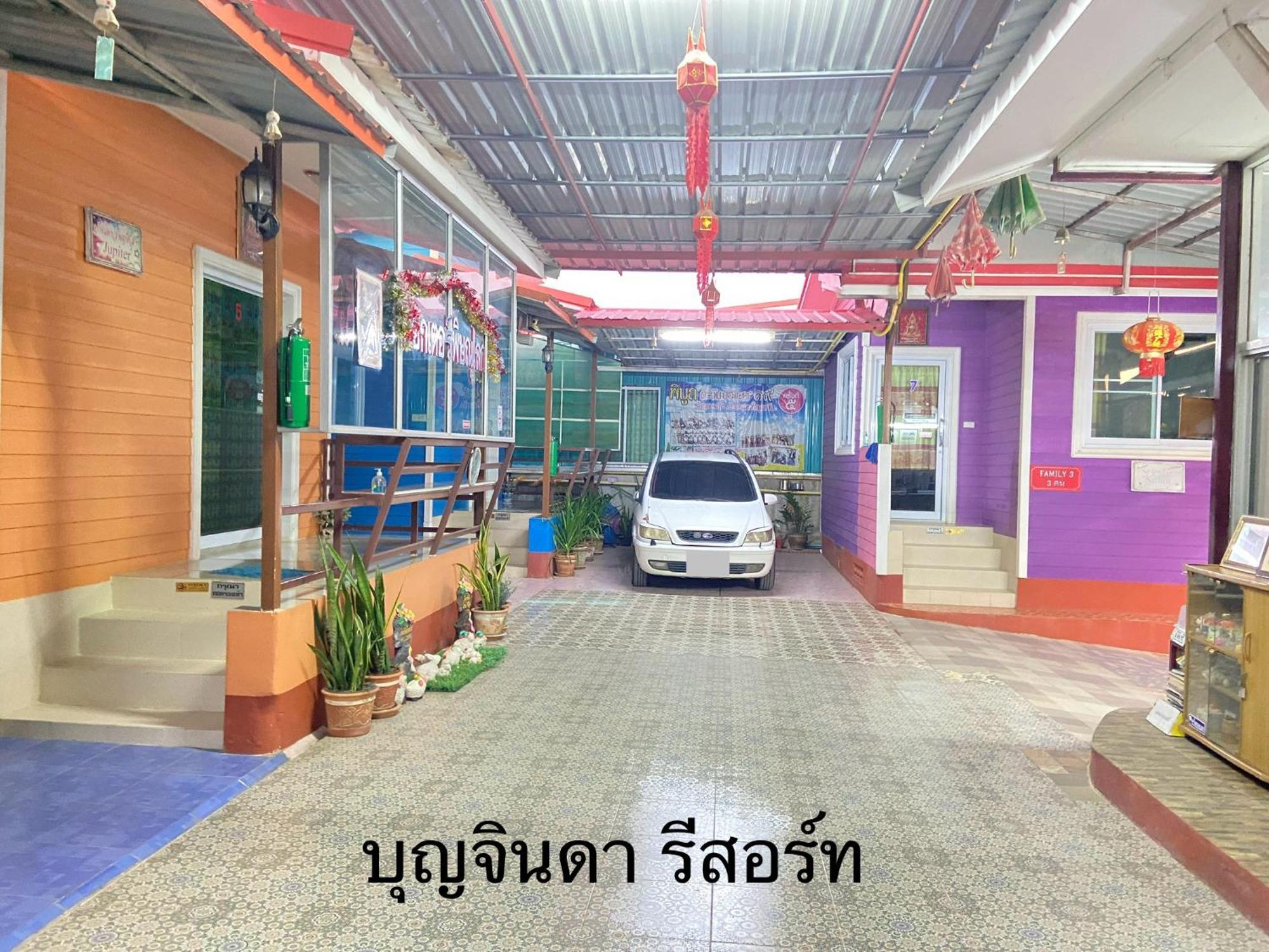 บุญจินดา รีสอร์ท Ban Bang Phayom Esterno foto